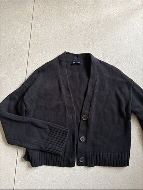 Gap black shaker stitch sweater button up cardigan